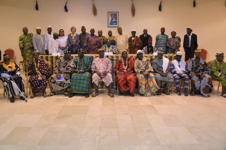 Visite de courtoisie entre l'Ambassadeur du Canada et la CNRCT à Yamoussoukro